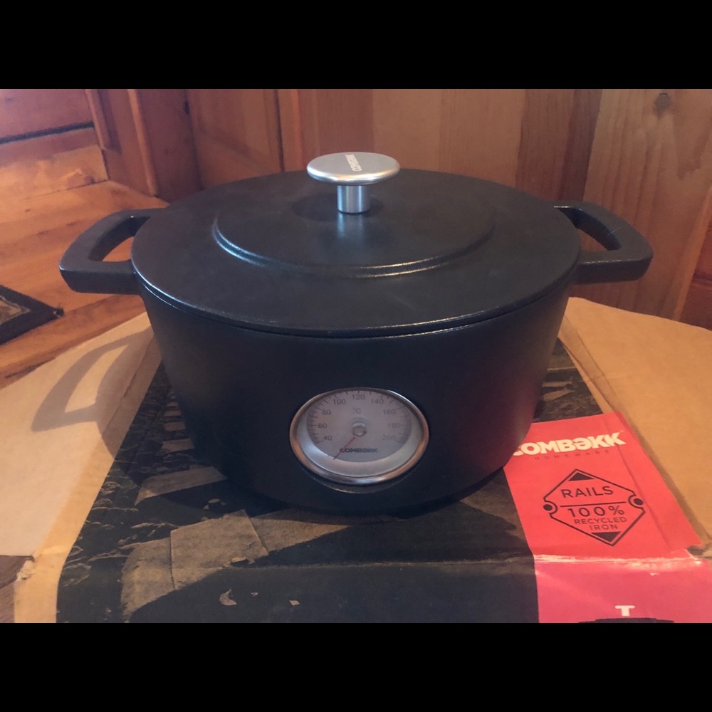 Combekk, Black Dutch Oven.  New.